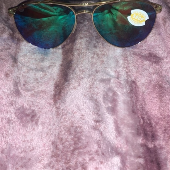 Sunglasses - Picture 3 of 4
